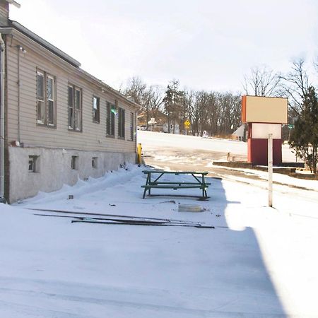 Oyo Hotel Wilkes-Barre East Екстериор снимка