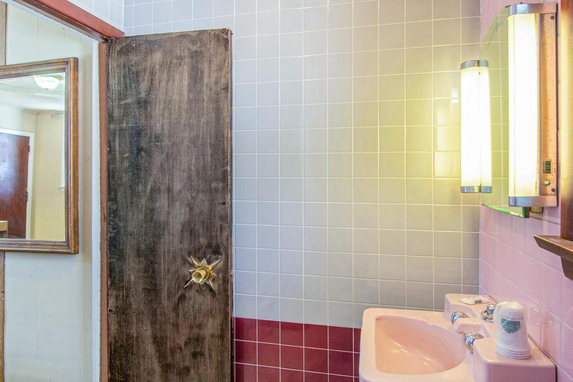 Oyo Hotel Wilkes-Barre East Екстериор снимка